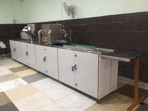 semi-automatic-choco-moulding